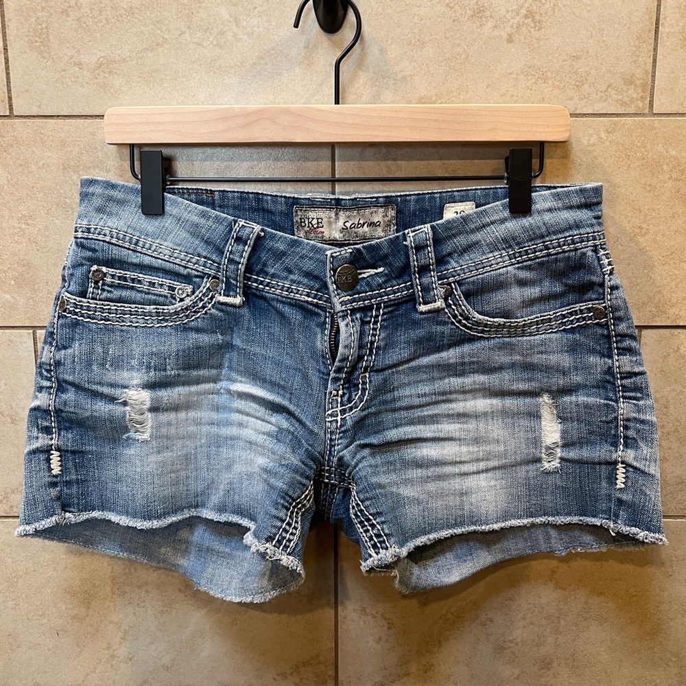 BKE Sabrina shorts, light distressing in great condition. Size 28